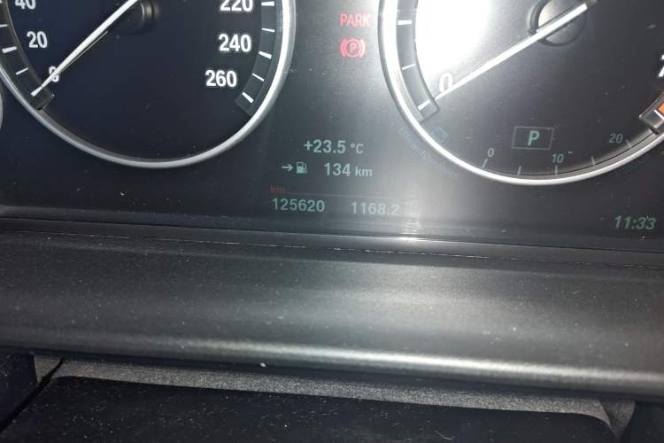 Used BMW 5 Series 2014 525Li Leading Model
