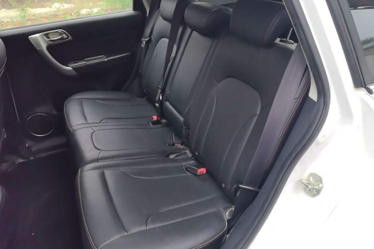 Used Haval H6 2016 Upgraded Model 1.5T Manual Two-Wheel Drive Elite Version
