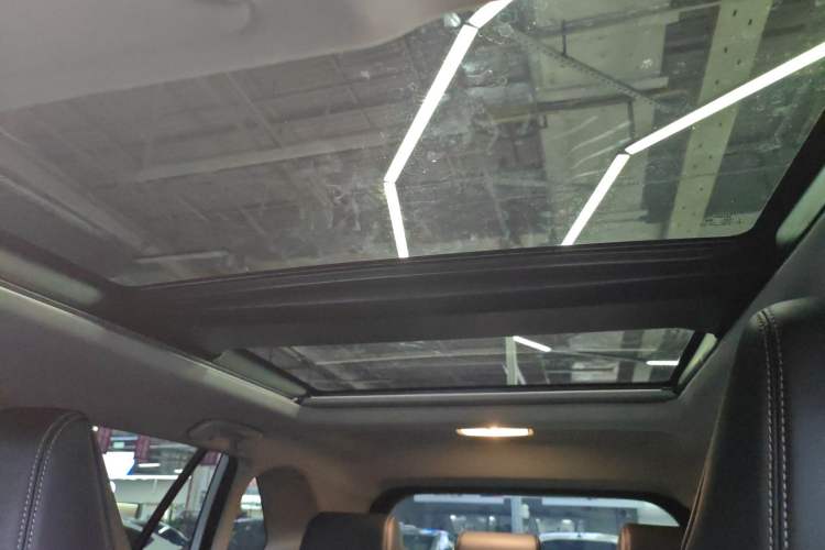 Used Toyota Wildlander 2023 2.0L CVT Two-Wheel Drive Luxury PLUS Edition
