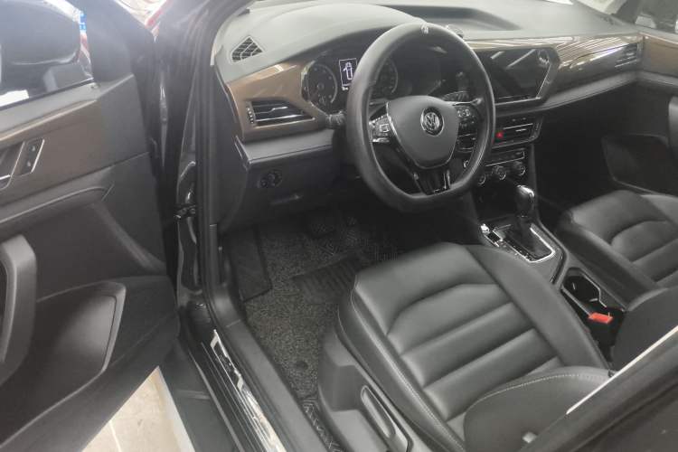 Used Volkswagen Tharu 2020 280TSI Two-Wheel Drive Luxury Edition China VI Standard
