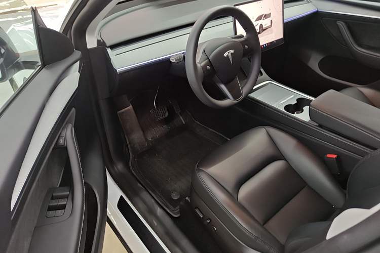 Used Tesla Model Y 2024 Rear-Wheel-Drive Version
