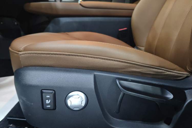 Used Hongqi E-QM5 2024 610 km PLUS
