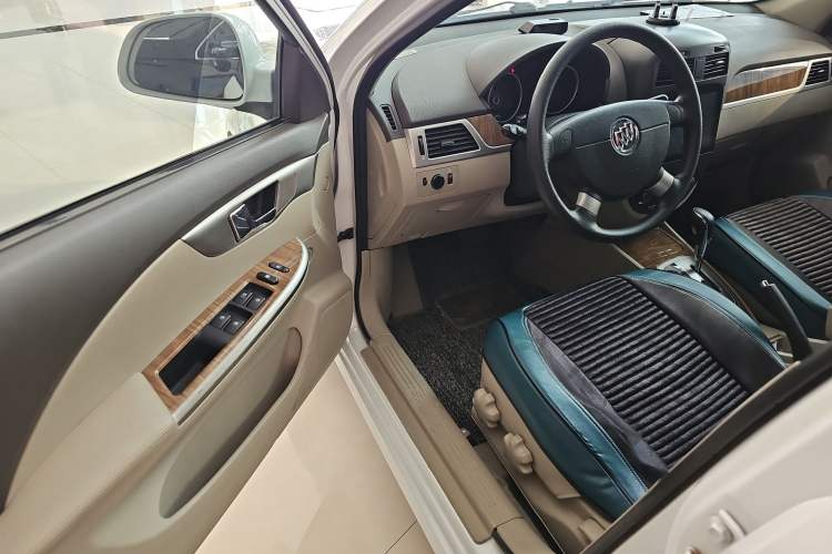 Used Buick Excelle 2015 1.5L Automatic Classic Model
