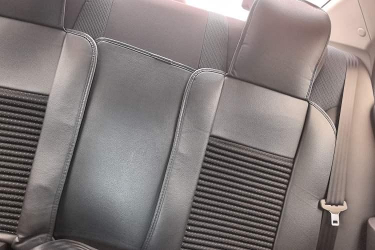 Used Roewe 350 2015 1.5L Automatic Luxury Sunroof Edition
