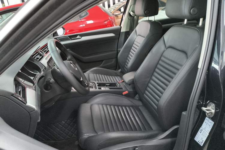 Used Volkswagen Magotan 2019 330TSI DSG Leading Edition China V Standard
