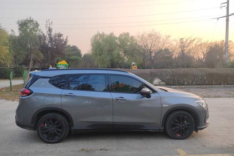 Used Chevrolet Orlando 2020 Light Hybrid Redline 530T Automatic Enjoyment Edition (5+2 Models)
