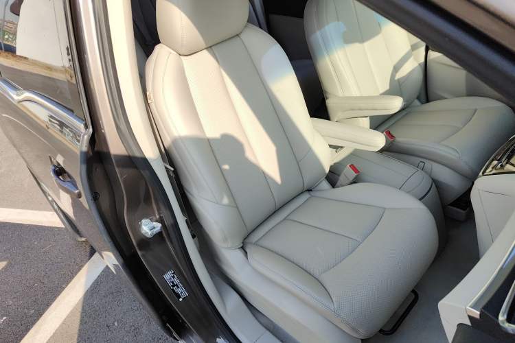 Used Buick GL8 2022 Land Cruiser Executive Class 652T Comfort Model