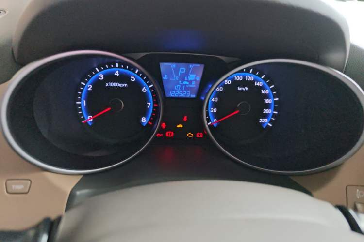 Used Hyundai ix35 2013 2.0L Automatic Two-Wheel Drive Smart GLS China IV Standard
