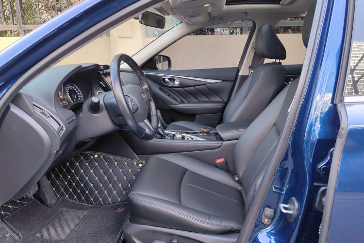 Used Infiniti Q50L 2016 2.0T Comfort Edition
