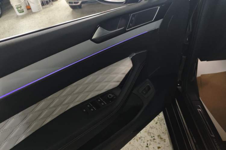 Used Volkswagen Magotan 2025 Revised Version Zhongxiang Edition 330TSI DSG Luxury Trim
