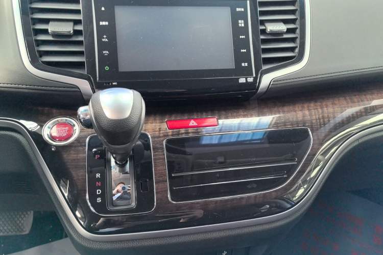 Used Honda Odyssey 2015 2.4L Supreme Edition