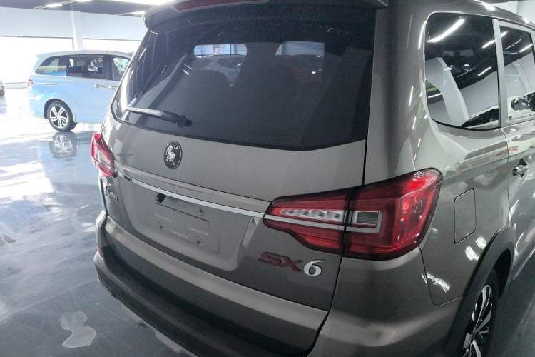 Used FORTHING SX6 2022 1.6L Manual Luxury Version
