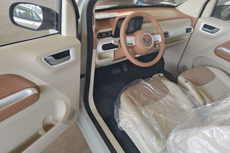 Used Wuling Hongguang MINIEV 2024 3rd Generation 215km Youth Edition
