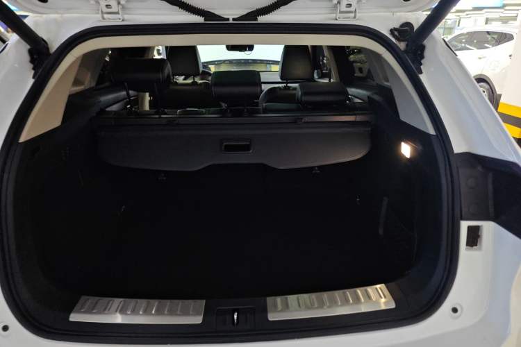 Used Wey VV6 2018 2.0T Two-Wheel-Drive Ultra-Luxury Version China V Standard
