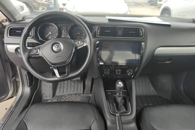 Used Volkswagen Sagitar 2018 180TSI DSG Prestige Edition
