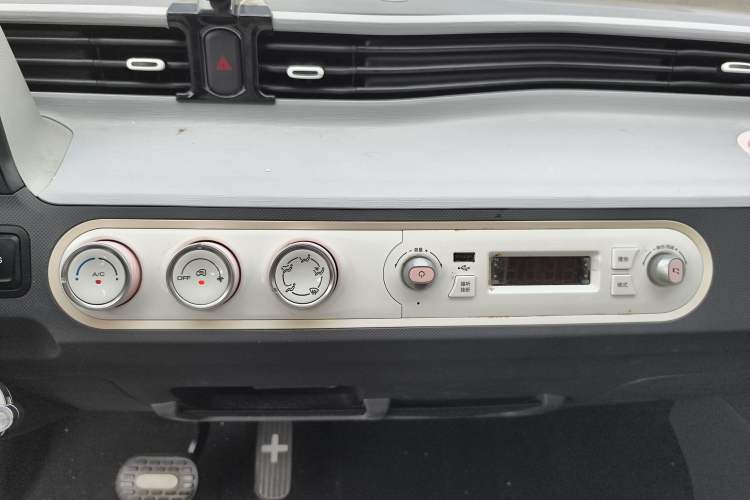 Used Wuling Hongguang MINIEV 2022 Macaron Premium Model – Lithium Iron Phosphate
