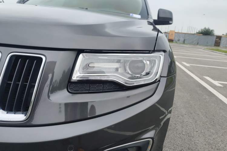 Used  Grand Cherokee 2015 3.0L Comfort Navigation Edition
