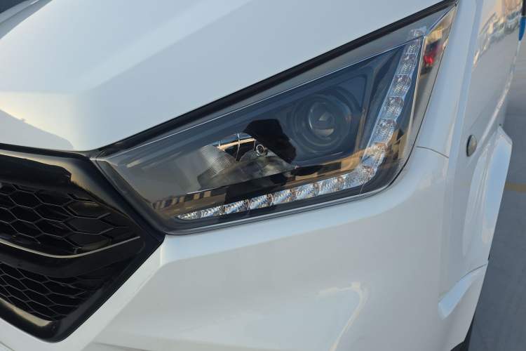 Used JMC Transit 2021 2.8T Space King Standard Version Long Wheelbase Mid-Height Roof Rear Single Tire – Step 6-Seater Diesel China VI Emission Standard JX493
