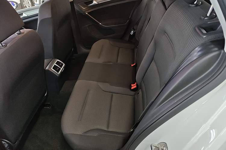 Used Volkswagen Golf 2015 1.4TSI Automatic Comfort Model
