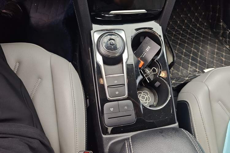 Used Ford Escape 2020 EcoBoost 245 Two-Wheel-Drive Comfort Edition
