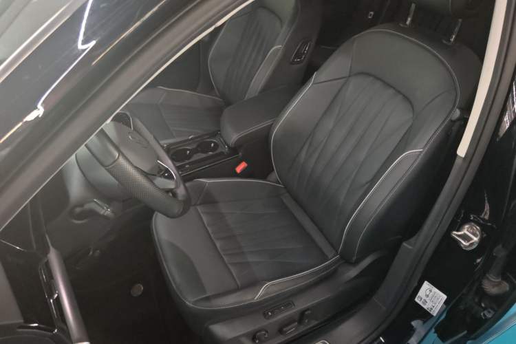 Used Volkswagen Passat 2023 Revised 380TSI Luxury Edition
