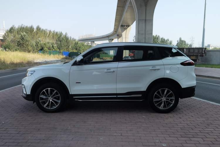 Used Geely Auto Emgrand X7 Sport 2020 1.8TD DCT Two-Wheel Drive Smart Connect 4G-Enabled Version
