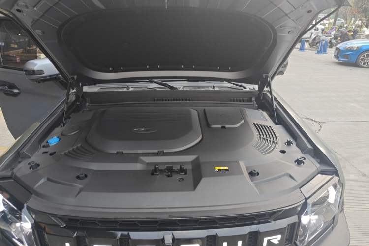 Used JETOUR Traveler 2023 2.0T All-Wheel Drive CrossPRO+
