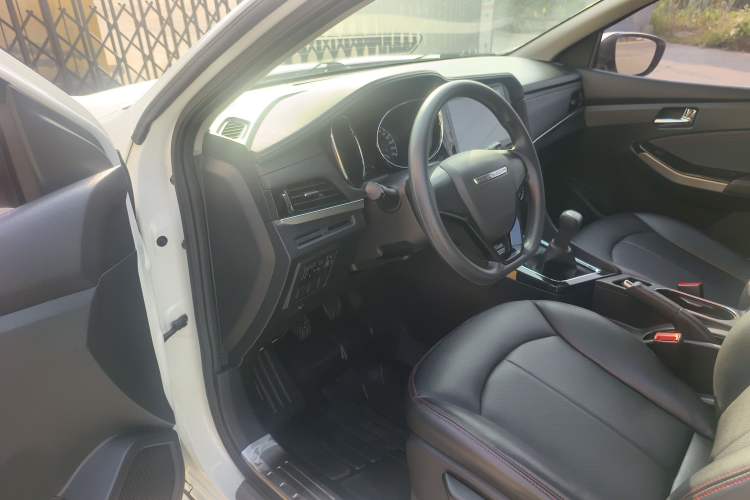 Used Venucia T70 2018 1.6L Manual Enjoyment Edition
