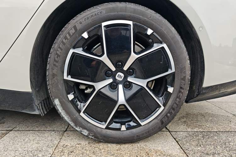 Used  SU7 2024 Rear-Drive Long-Range Intelligent Driving Version
