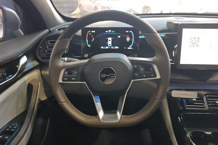 Used BYD Qin PLUS 2024 HONOR Edition DM-i 55KM Leading Model