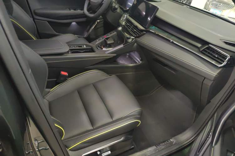 Used Lynk & Co 06 2023 Remix 1.5T Hero
