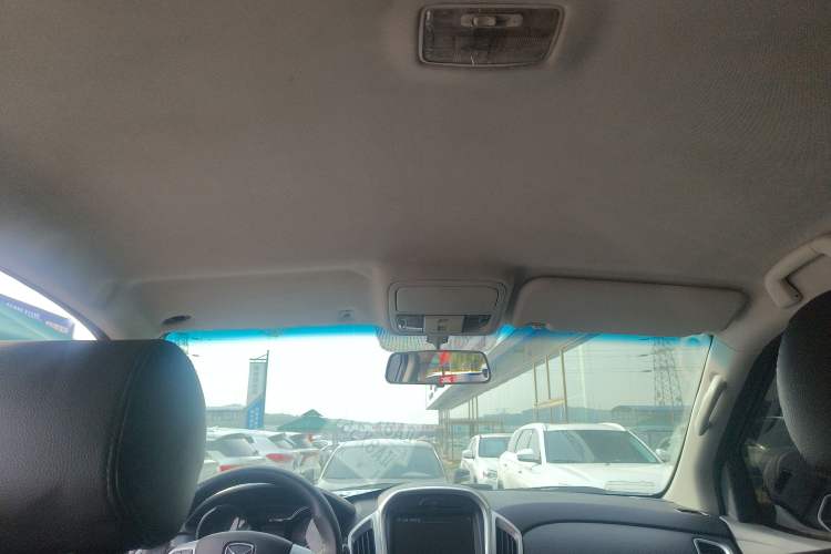 Used JMC Yusheng S350 2013 2.4T Automatic 2WD Diesel Luxury Edition 5 Seats
