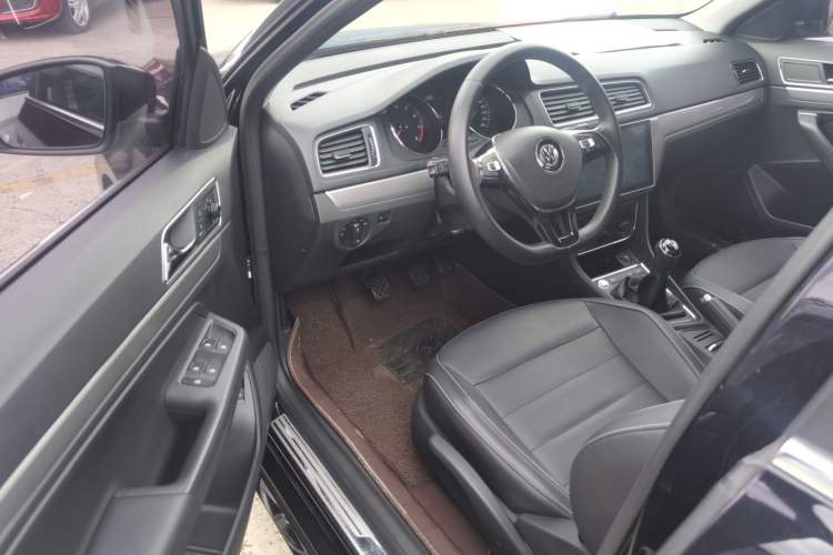 Used Volkswagen Lavida 2017 1.6L Manual Comfort Edition
