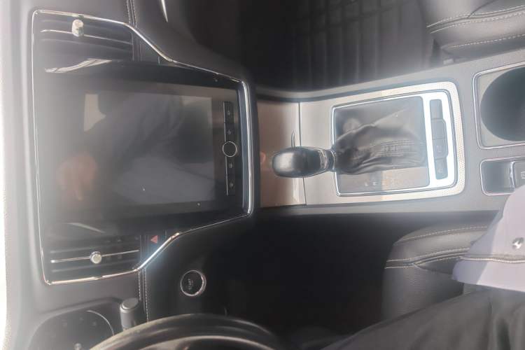 Used Roewe i6 2019 PLUS 20T TST 4G Connected Flagship Superb Edition
