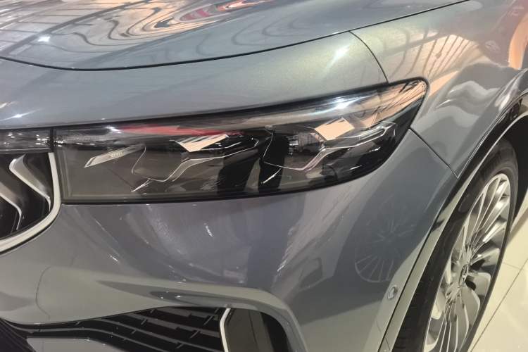 Used VOYAH FREE 2021 Four-Wheel Drive Standard Range-Extended Exclusive Luxury Package
