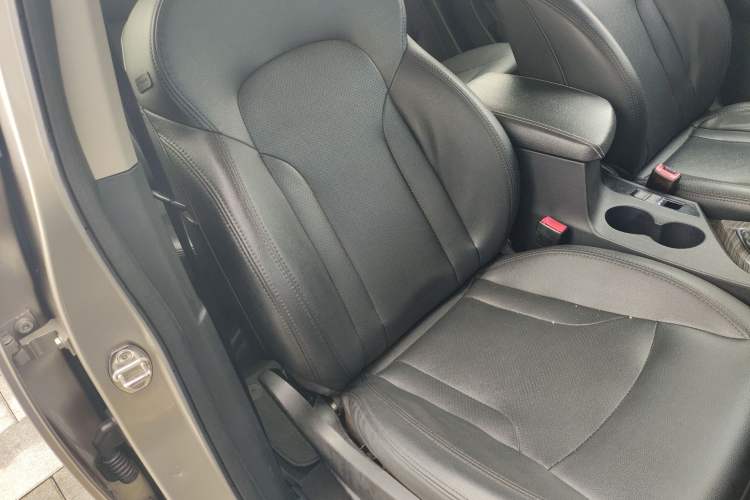 Used Zotye T600 2015 1.5T Manual Flagship Model
