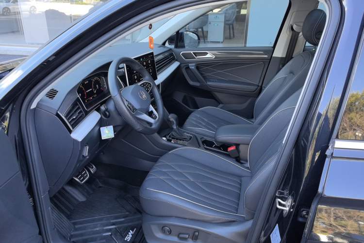 Used Volkswagen Tiguan L 2022 330TSI Automatic Two-Wheel Drive R-Line Enhanced Edition
