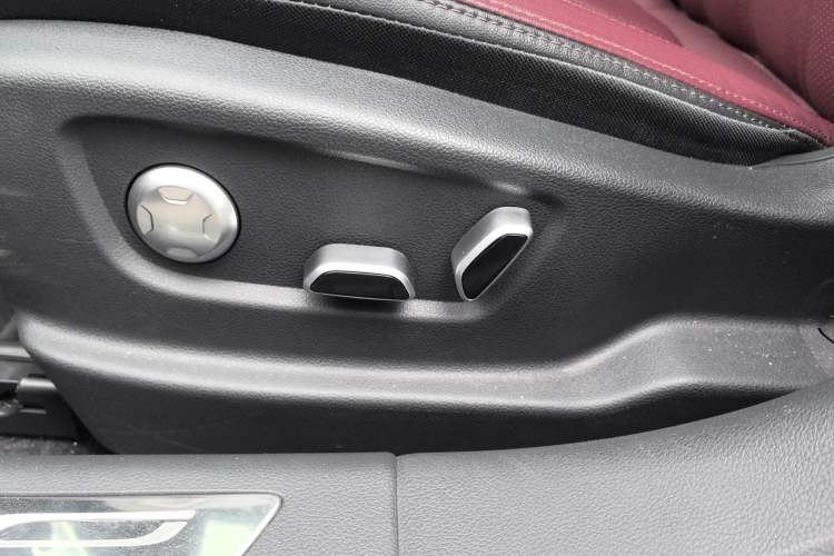 Used Hongqi H5 2024 2.0T Automatic Smart Connect Flagship Edition
