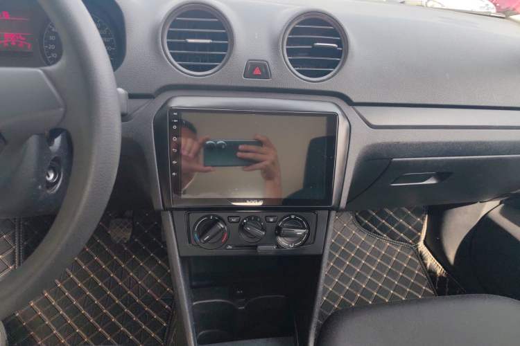 Used Volkswagen Jetta 2015 1.4L Manual Fashion Model
