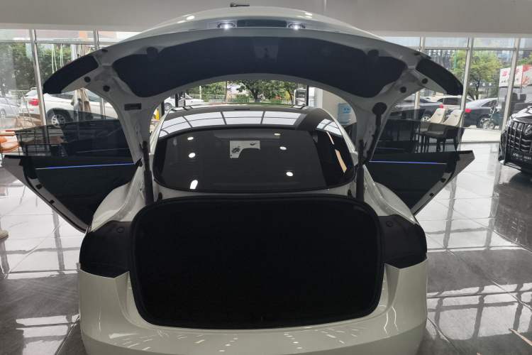 Used Tesla Model 3 2023 Rear-Wheel-Drive Version
