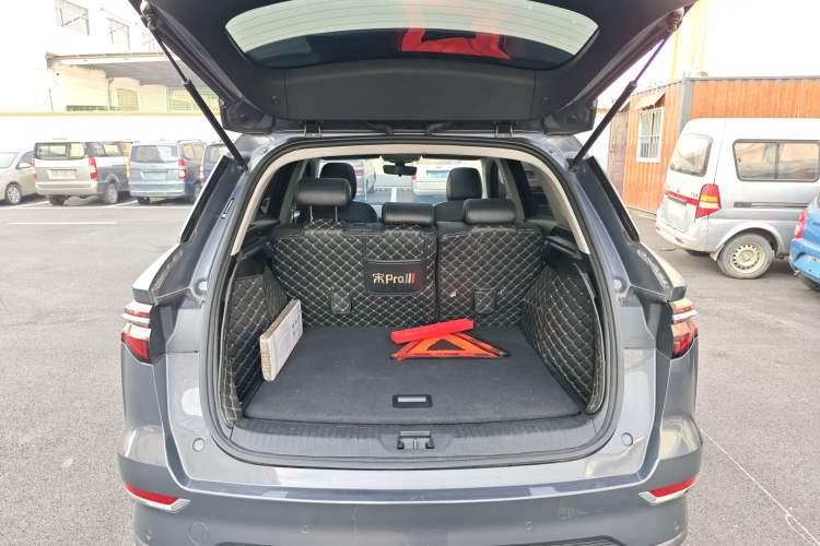 Used BYD Song Pro New Energy 2019 EV High-Power Luxury Model
