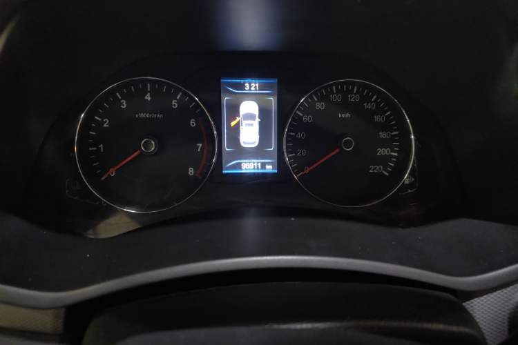 Used FAW Senya R7 2017 Smart Connected Version 1.6L Automatic Zhiyue Model
