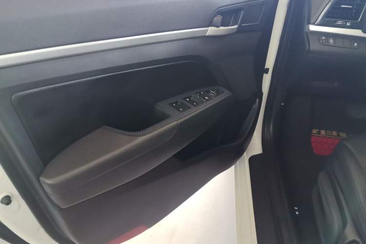 Used Hyundai Elantra 2016 1.6L Automatic ZhiXuan – Elite Version
