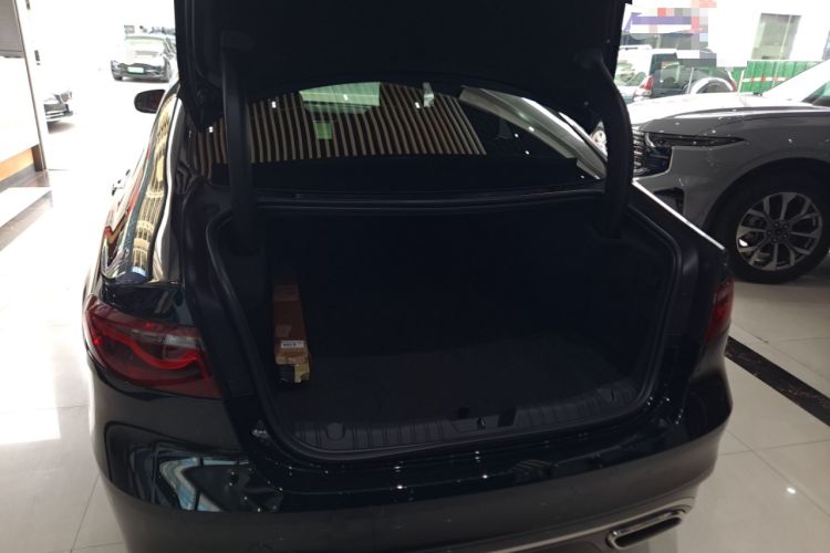 Used Jaguar XFL 2023 XFL 2.0T P250 Two-Wheel-Drive Elite Sport Edition
