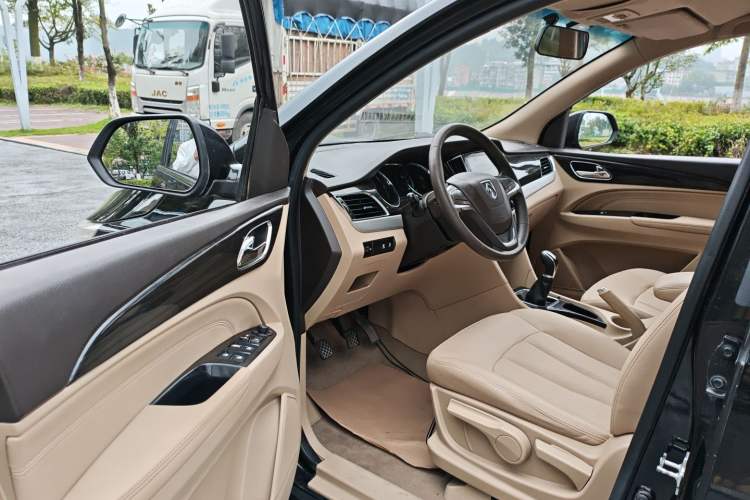 Used Baojun 730 2016 1.5L Manual Comfort Version 7 Seats China V Emission Standard