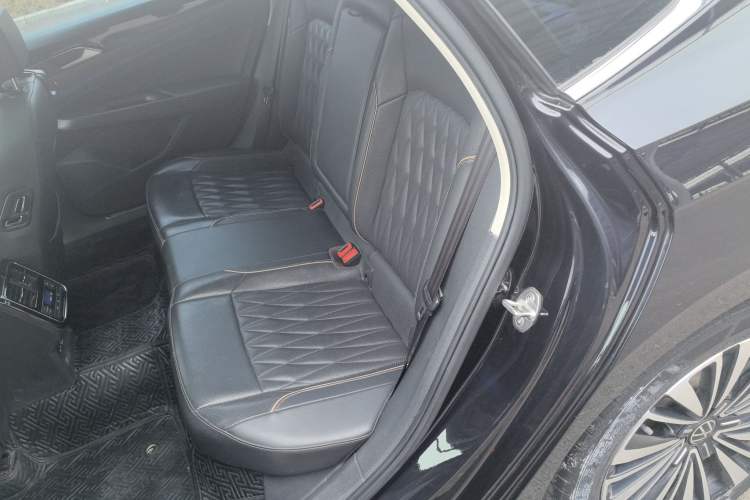 Used Volkswagen Passat 2020 Revised Version 330TSI Luxury Edition China VI Standard
