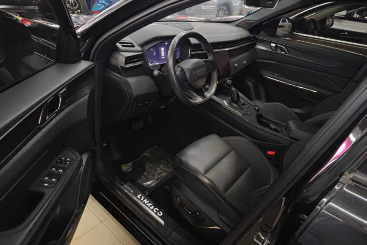 Used Lynk & Co 01 2023 2.0TD Four-Wheel Drive Dark Night Edition
