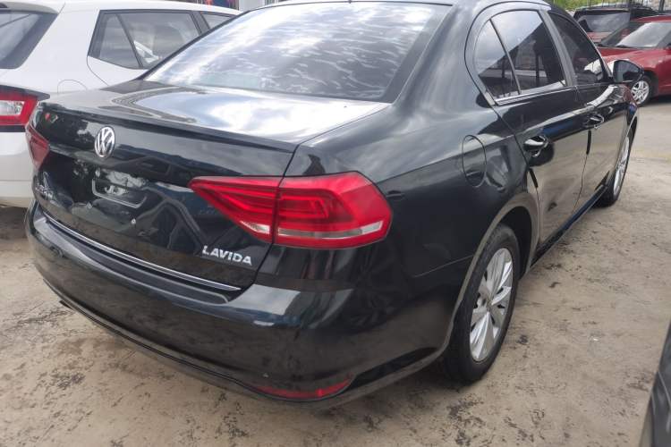 Used Volkswagen Lavida 2017 1.6L Manual Comfort Edition
