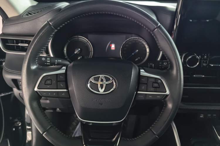 Used Toyota Highlander 2022 Dual-Engine 2.5L Two-Wheel Drive Prestige Edition 7-Seater