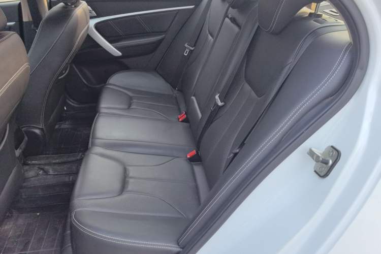 Used Geely Auto Emgrand 2017 Sedan Million Edition 1.5L CVT Upward Version
